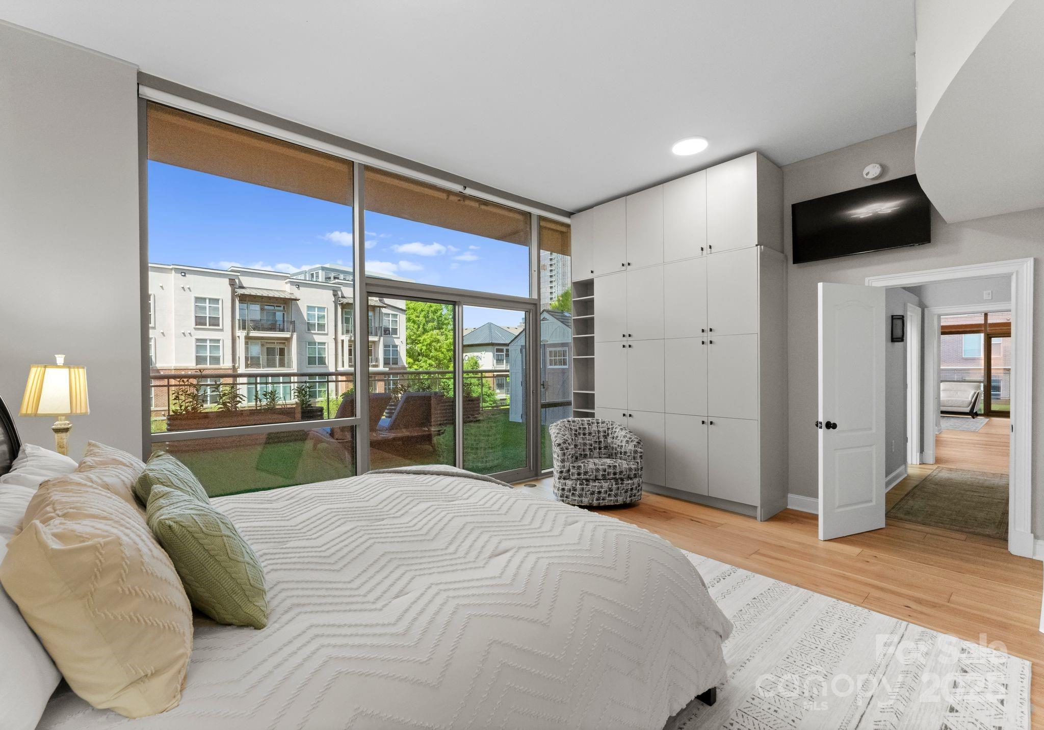 Charlotte, North Carolina 28203, United States, 3 Bedrooms Bedrooms, ,2 BathroomsBathrooms,Residential,Active,105430