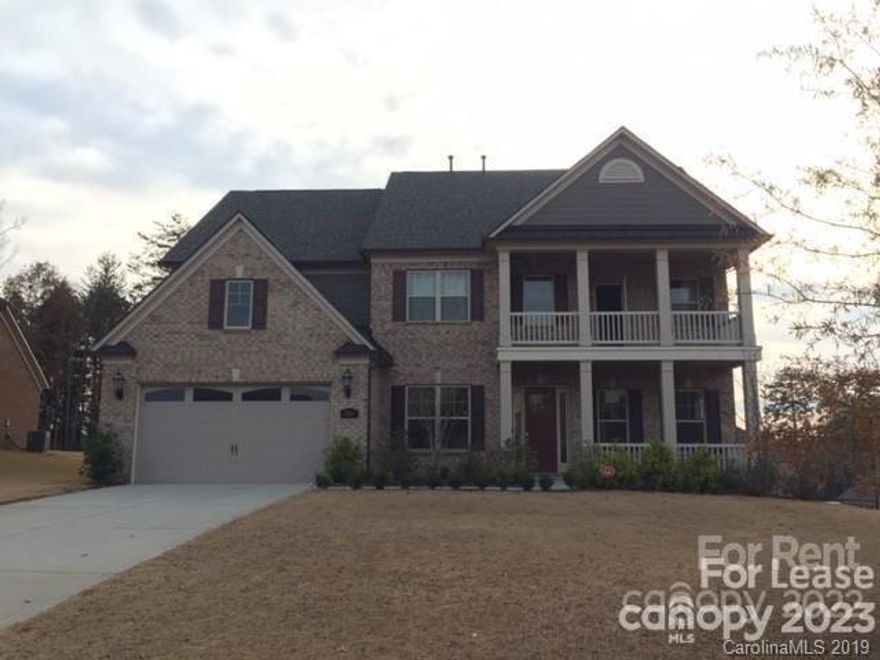 Huge estate home in desirable Fort Mill schools, 3900 square feet! Downstairs features formal living/dining room with built in bar area. Upgraded kitchen is open to the breakfast area and family room with huge stone fireplace and rare curved wall with views of private backyard and TONS of windows! Features a first floor guest bedroom and full bathroom. Upstairs is the master suite featuring dual sinks and separate shower/garden tub in the bathroom. There is another guest suite with its own bathroom, and then 2 additional bedrooms that share a jack and jill bathroom. One of the bedrooms opens up to a large second story balcony! A huge rec room rounds out this home again with curved wall and amazing views. Available for immediate move in
Comes with washer/dryer.