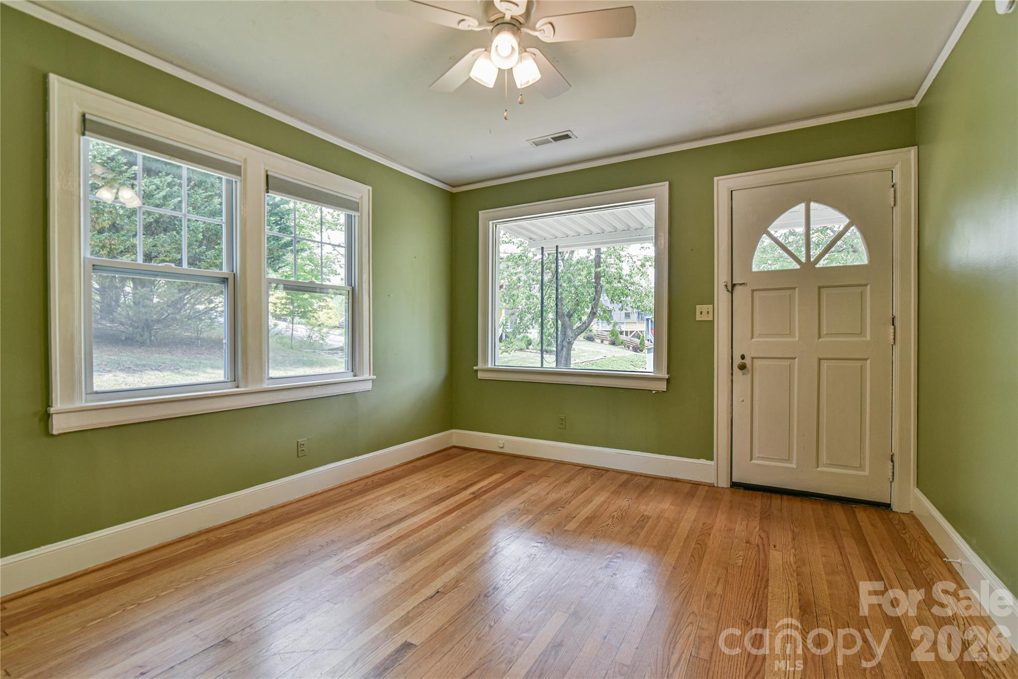 101 E Skyland Circle