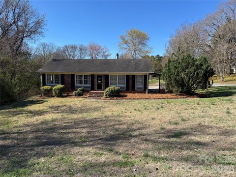 708 E John Street Matthews NC 28105