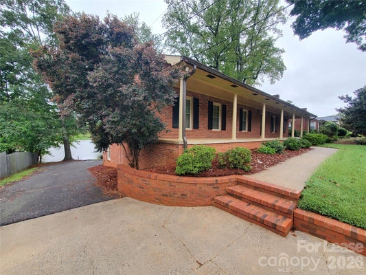 614 S CAROLINA AVE, STATESVILLE, NC 28677 - Image b5f0524ea2d3bf1d0b449f0816bce477/800149994