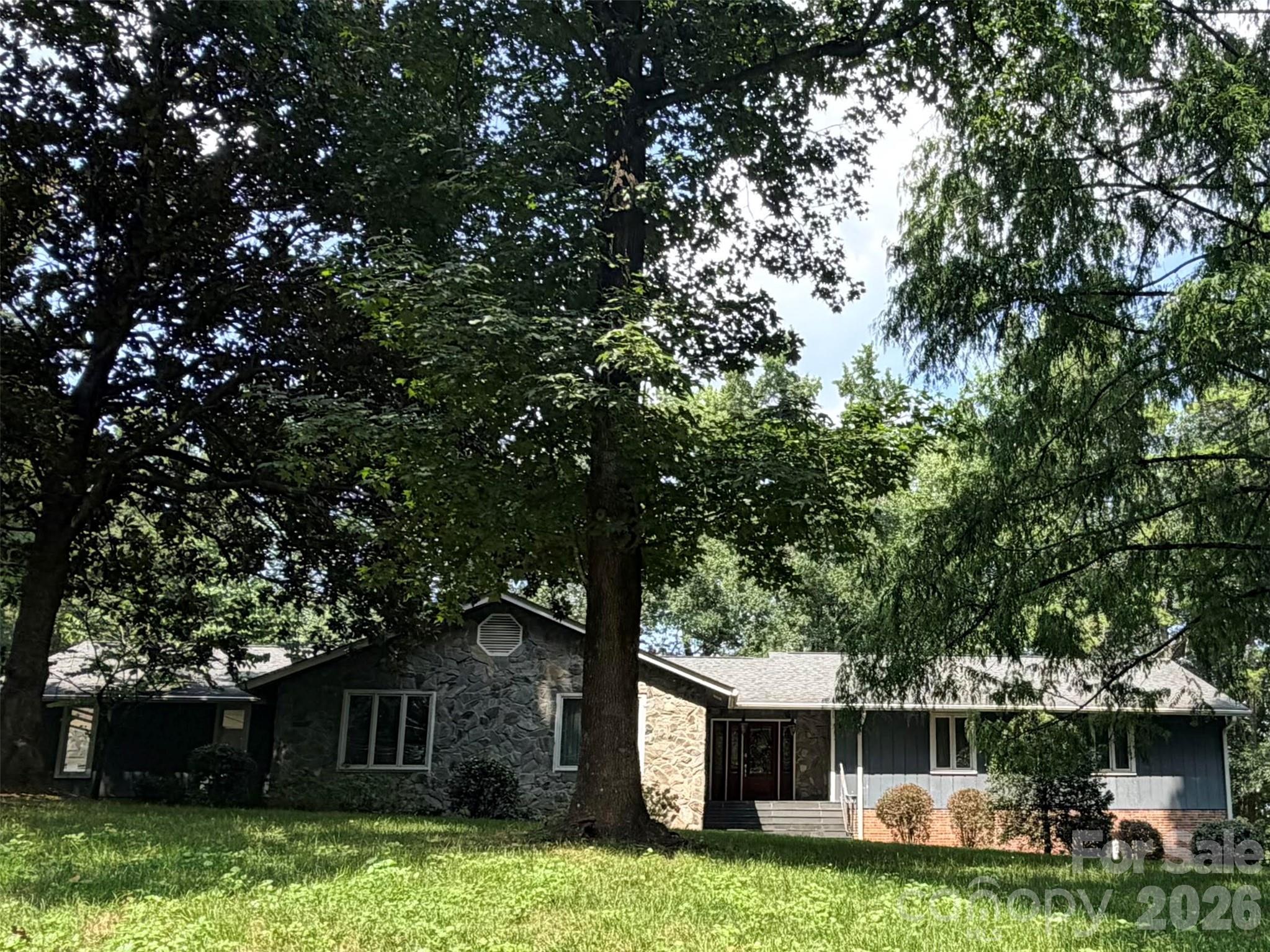 600 Fairway Drive