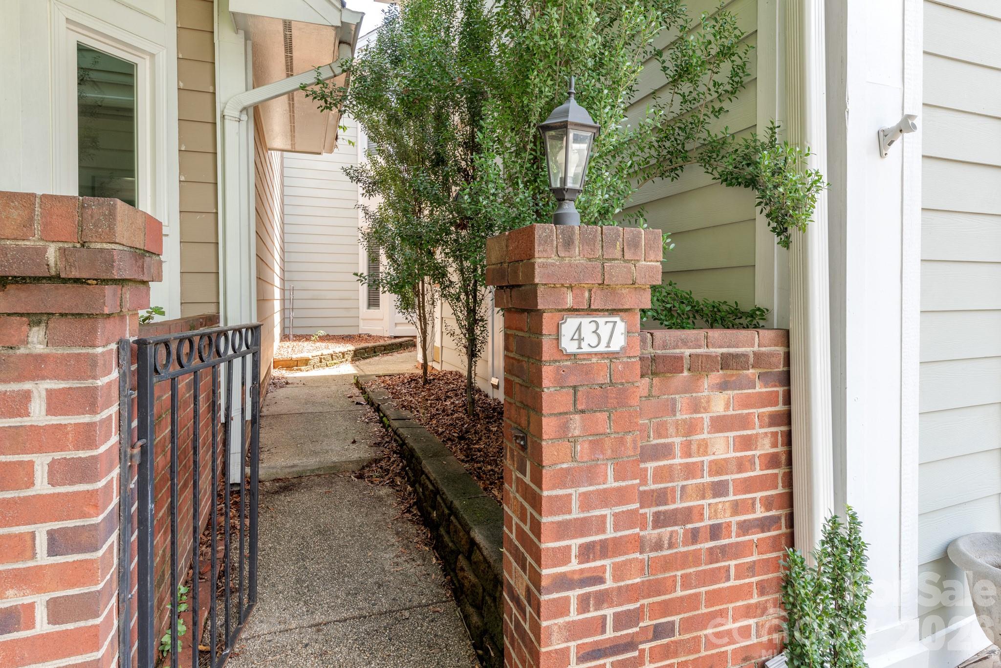 437 Clarkson Green Street
