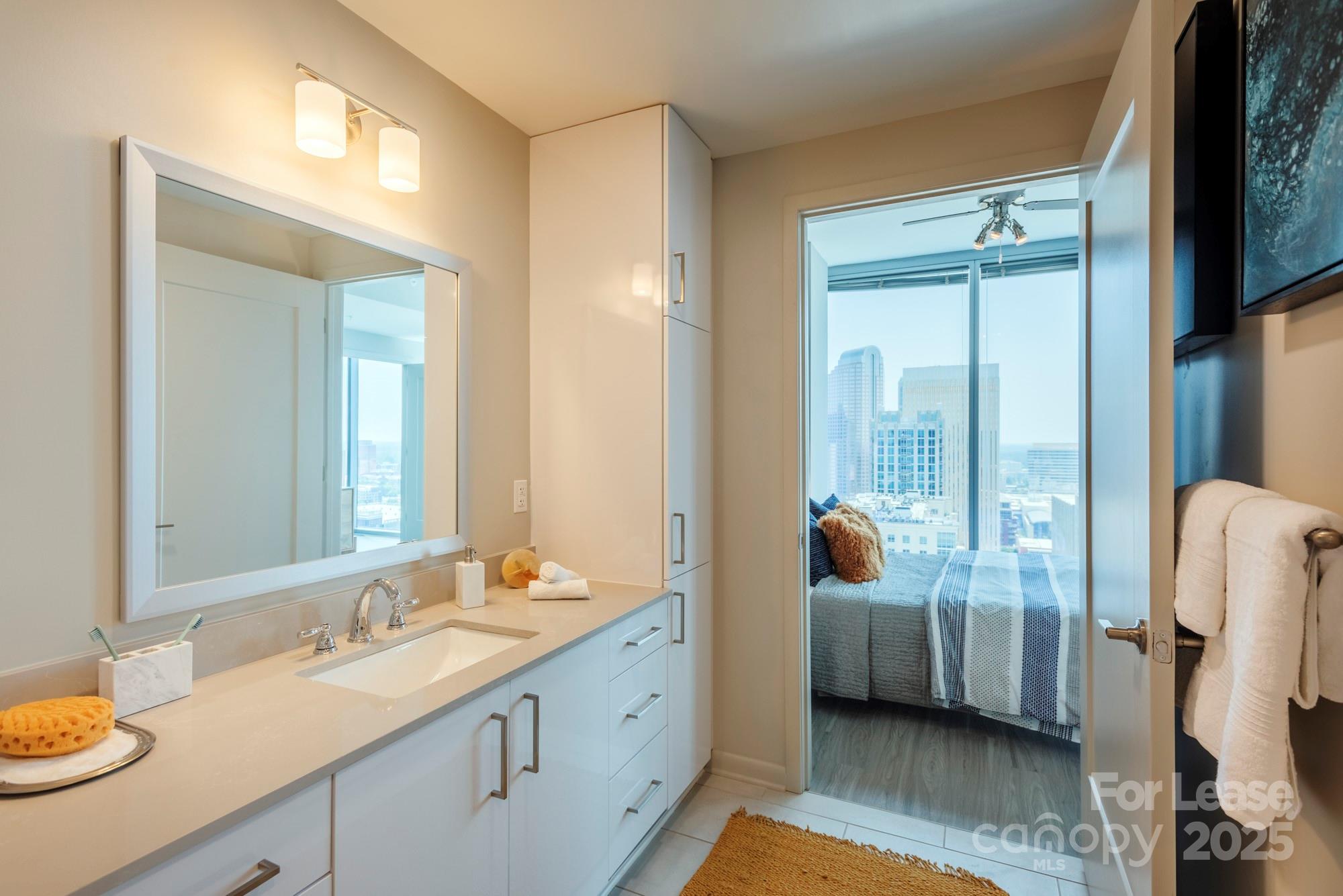 Charlotte, North Carolina 28202, United States, 1 Bedroom Bedrooms, ,1 BathroomBathrooms,Residential,Active,126949