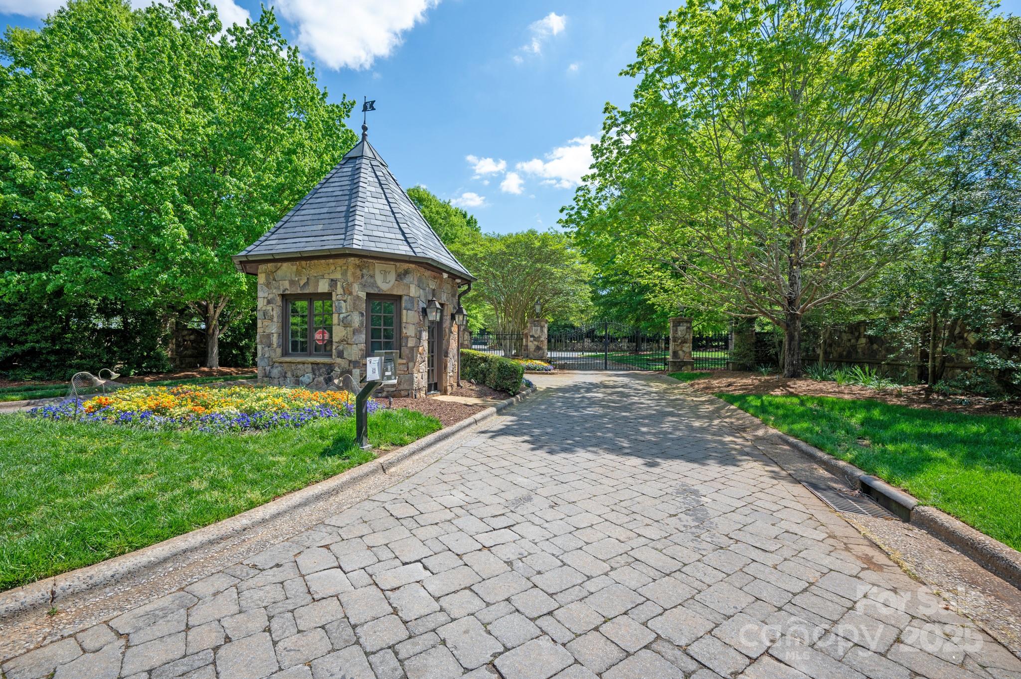 510 Ancient Oaks Lane
