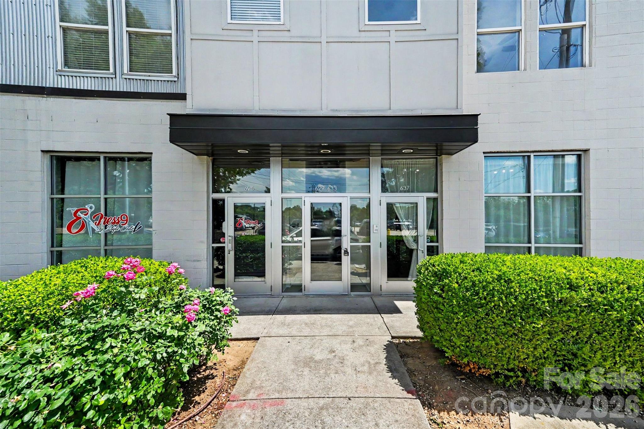 633 MCNINCH Street