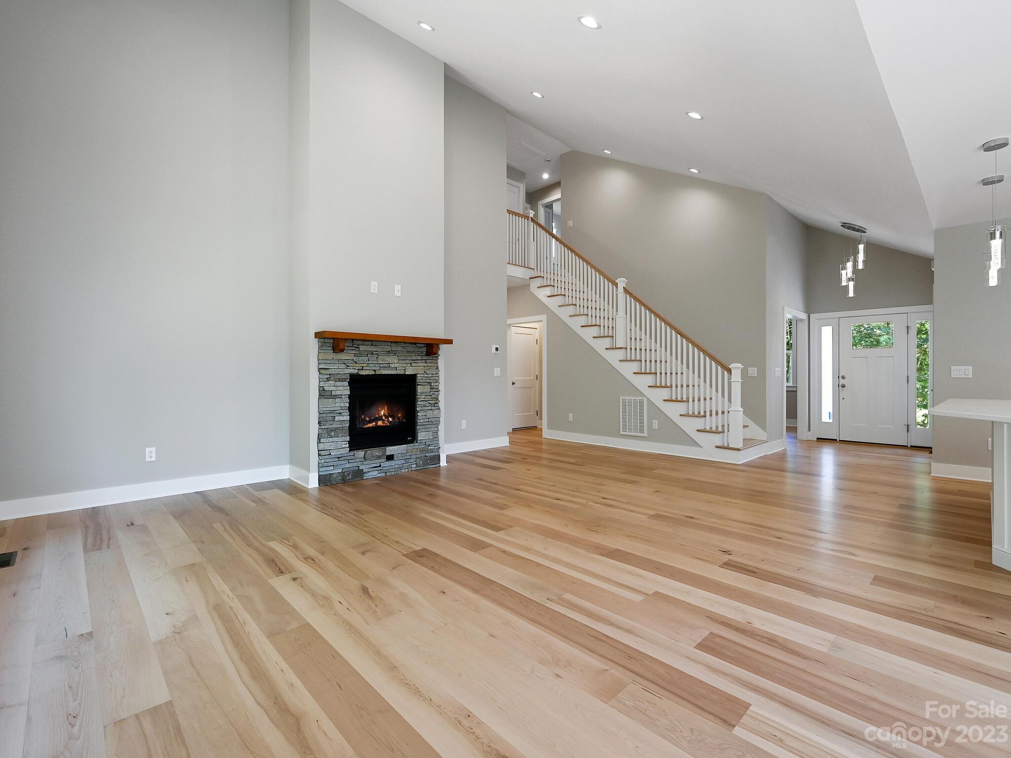 The Maples At Concord Place - Residential