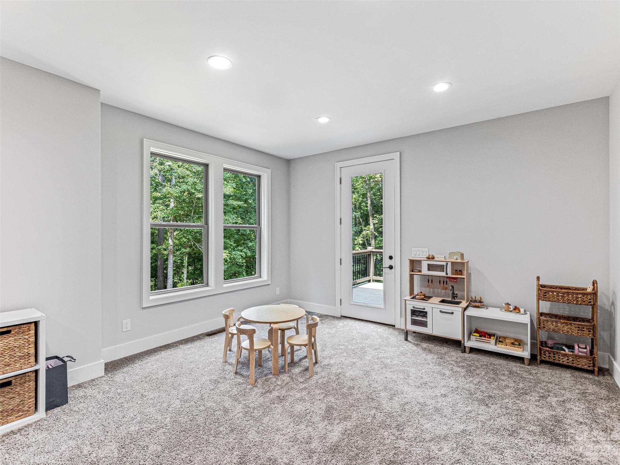 Gaston Mountain - Residential