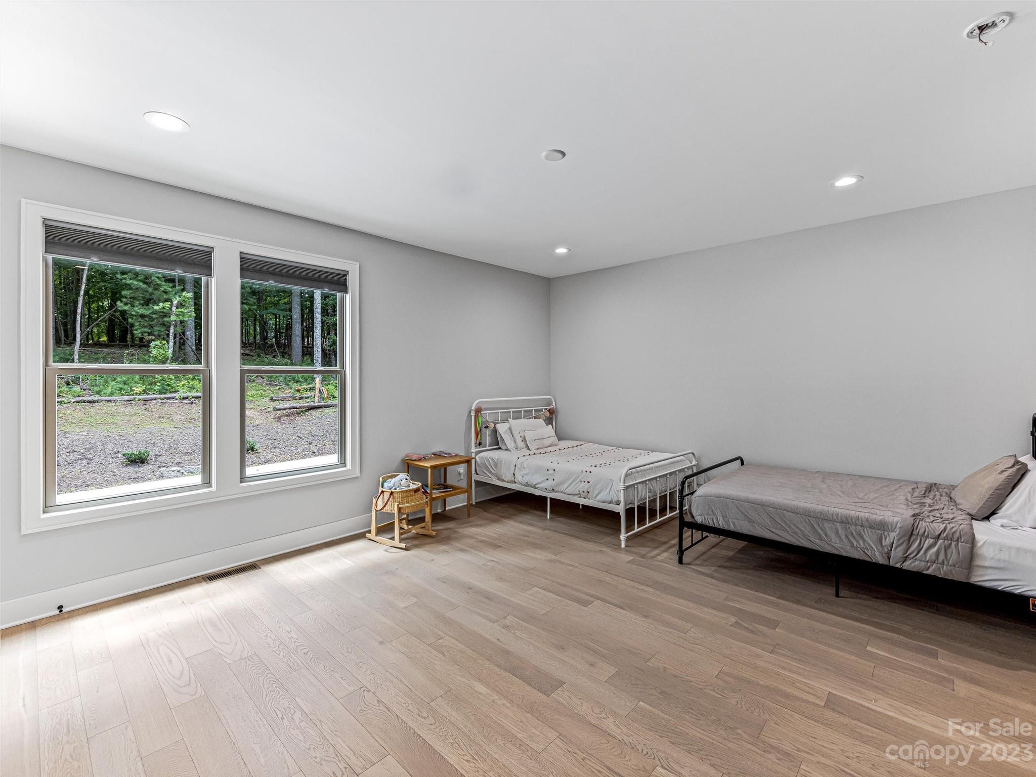 Gaston Mountain - Residential