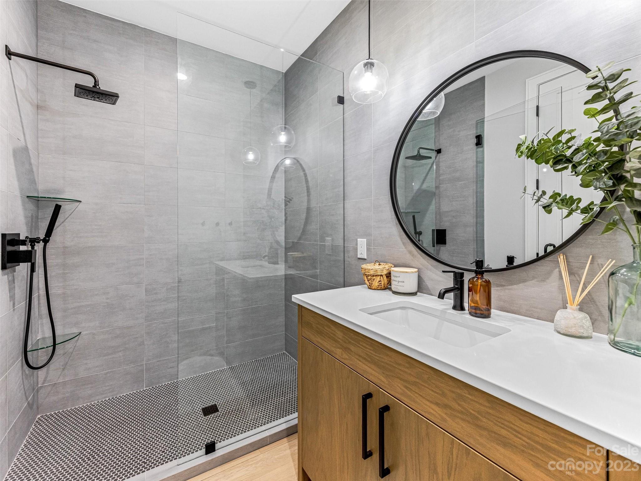 Gaston Mountain - Residential