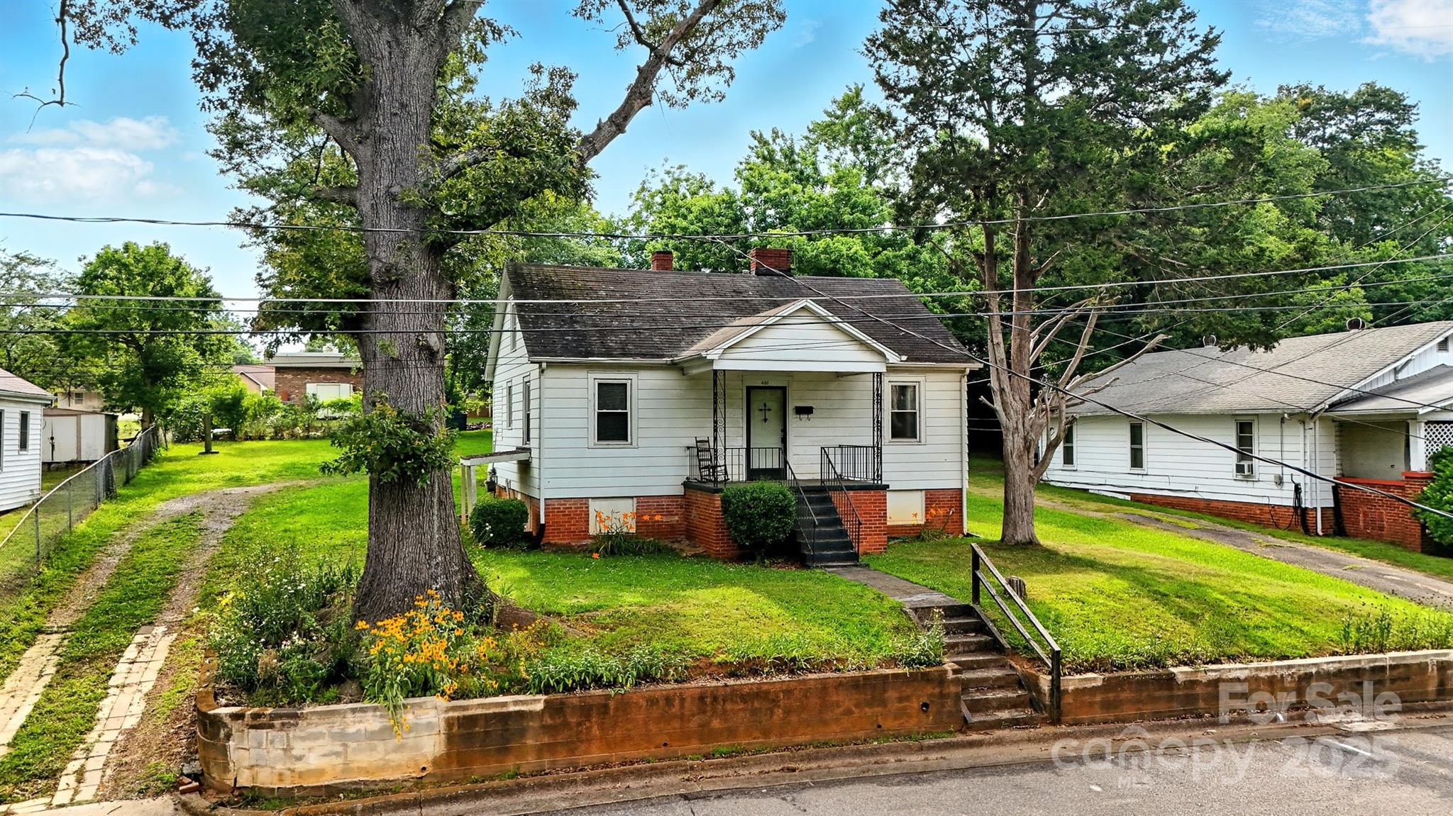 450 1st Street SE