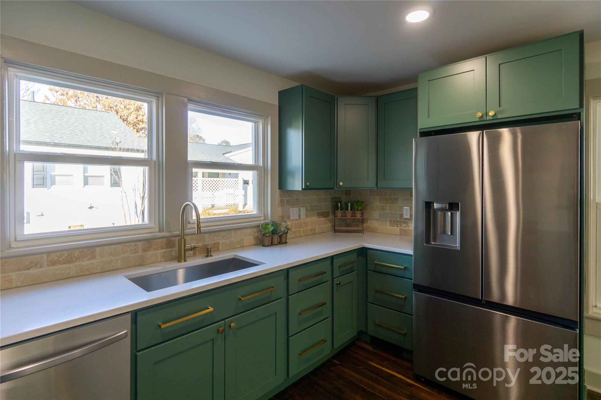 137 N Magnolia Street