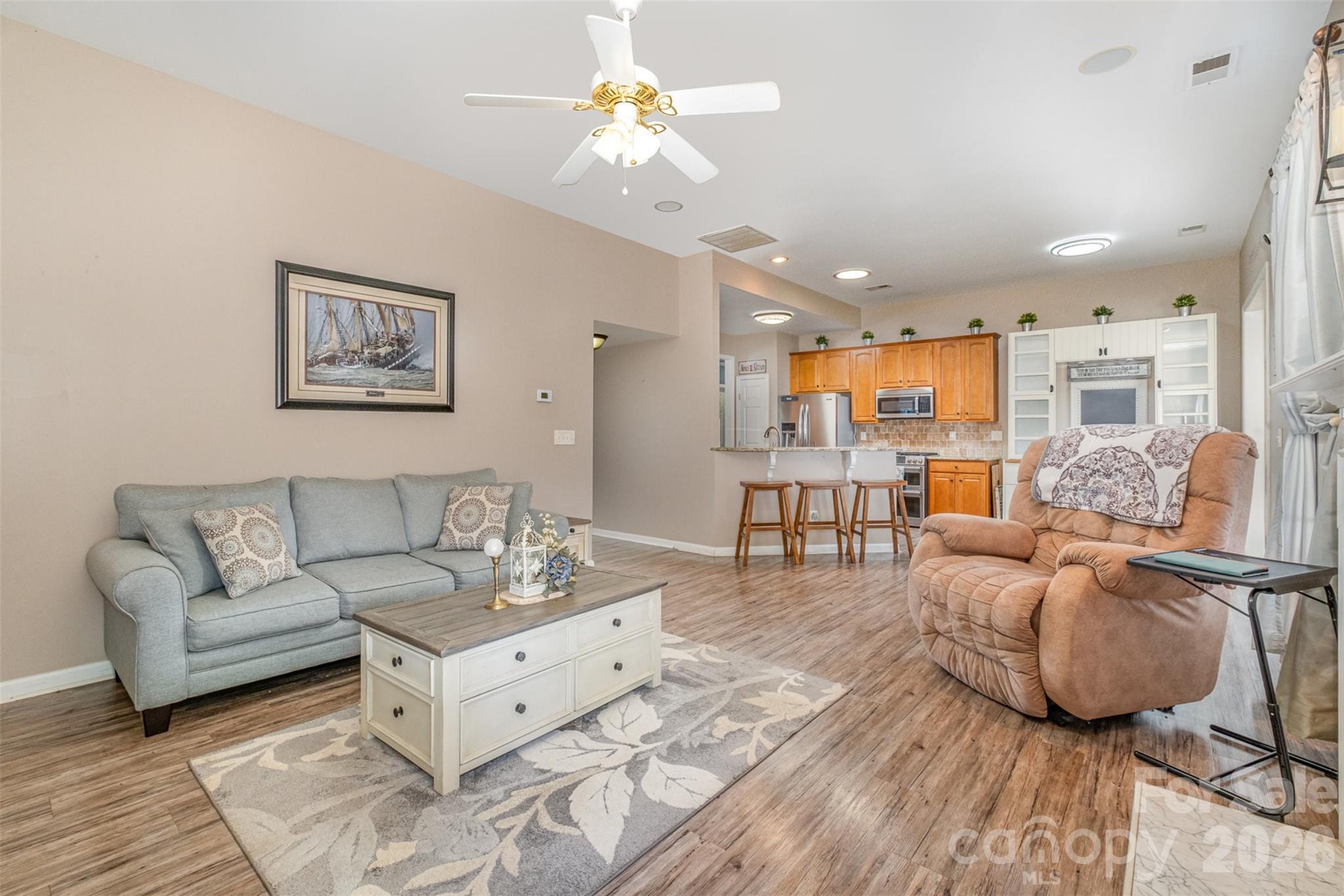 6859 Lakecrest Court