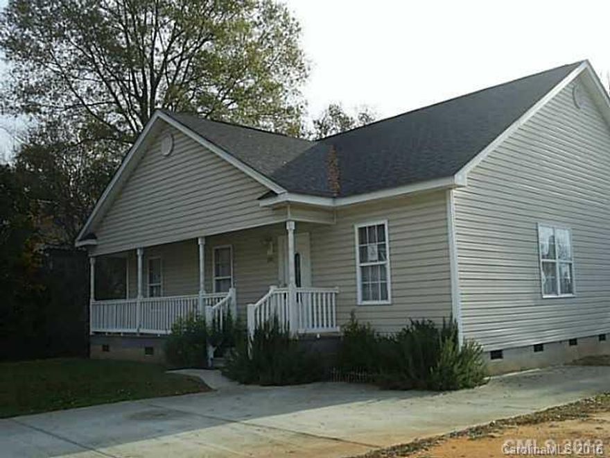 Newer home with large rooms including 3 Bedrooms, 2 bathrooms, Spacious rooms, rocking chair front porch and deck on rear of house for the grill! All appliances are new! $895 per month with $895 security deposit.