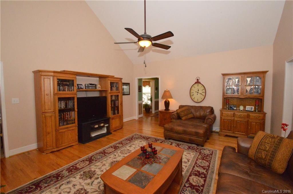 Country Woods East - Residential