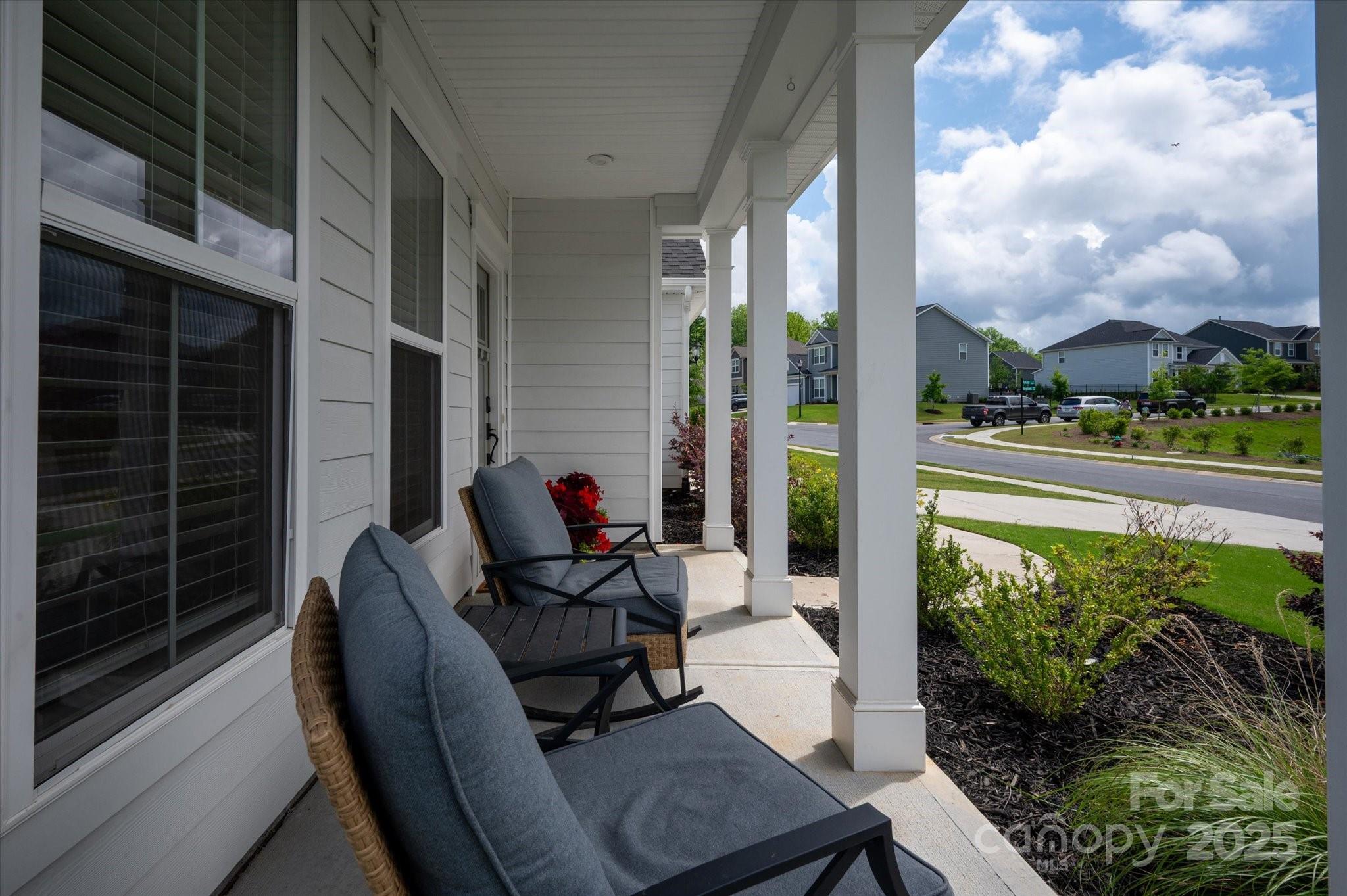 1381 Regions Boulevard