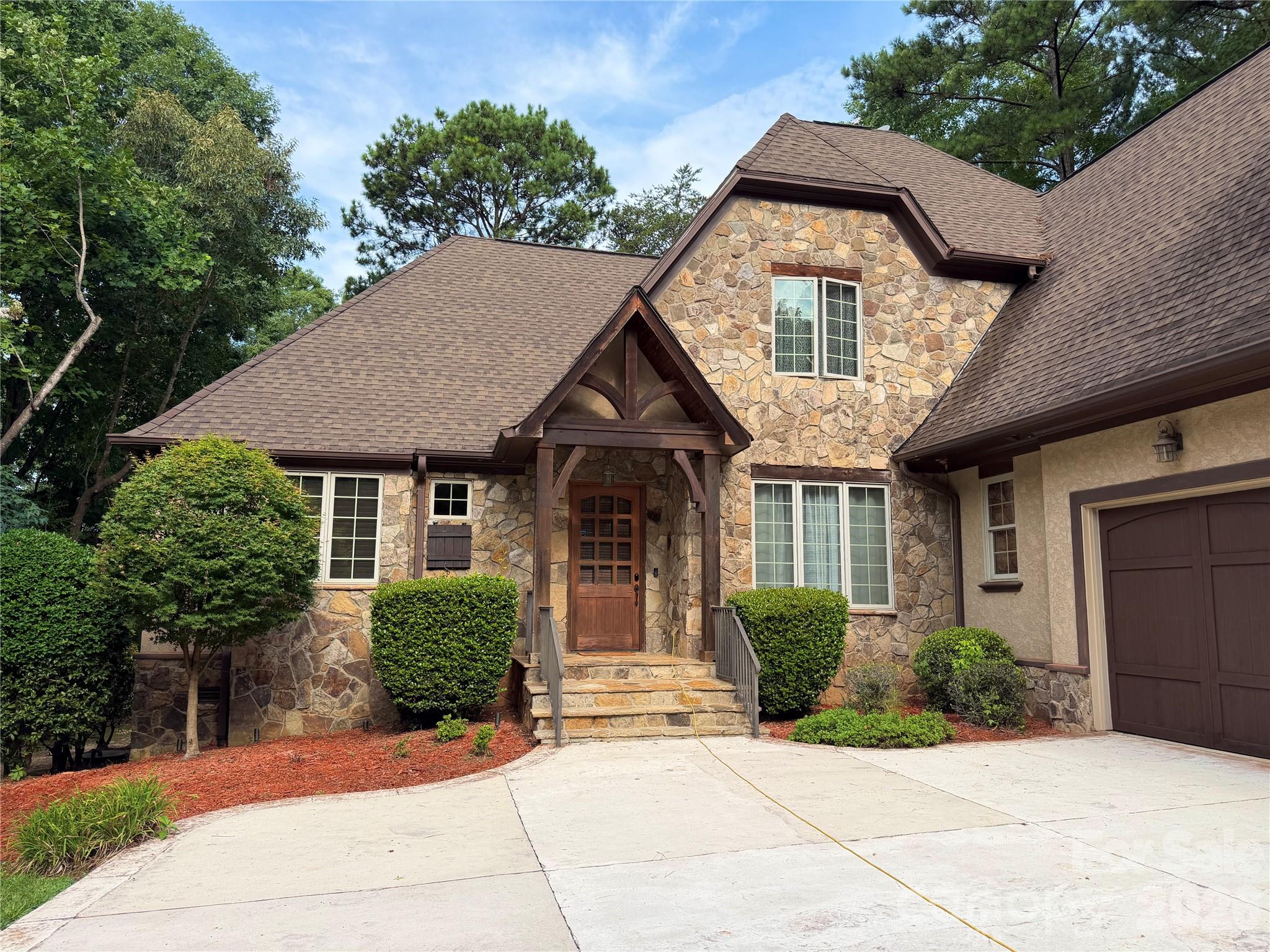 7484 Cottonwood Drive