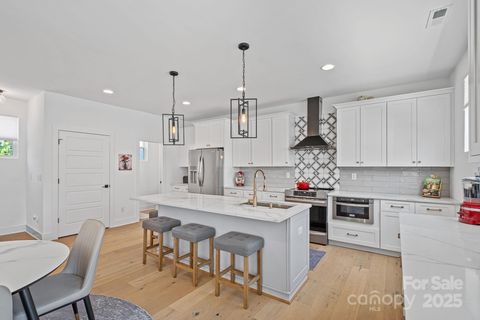 306 Wesley Heights Way Charlotte NC 28208