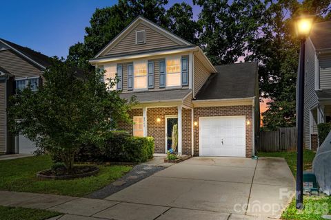 Photo of 2740 Bramble Ridge Court, Charlotte, NC 28215 (MLS # 4398048)
