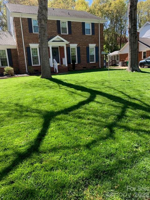 Photo of 9918 Ridgemore Drive, Charlotte, NC 28277 (MLS # 4350332)