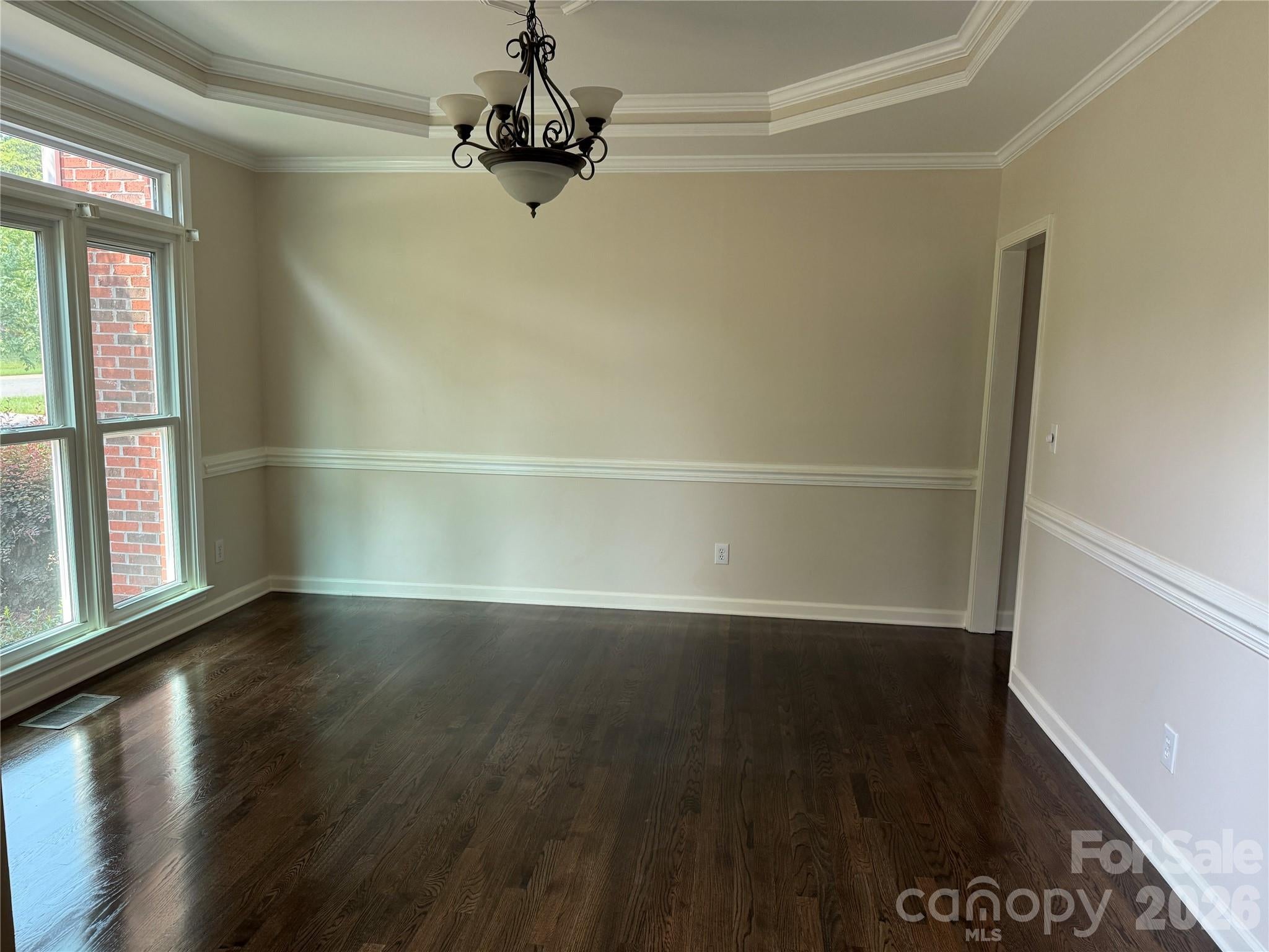 2421 Arden Gate Lane