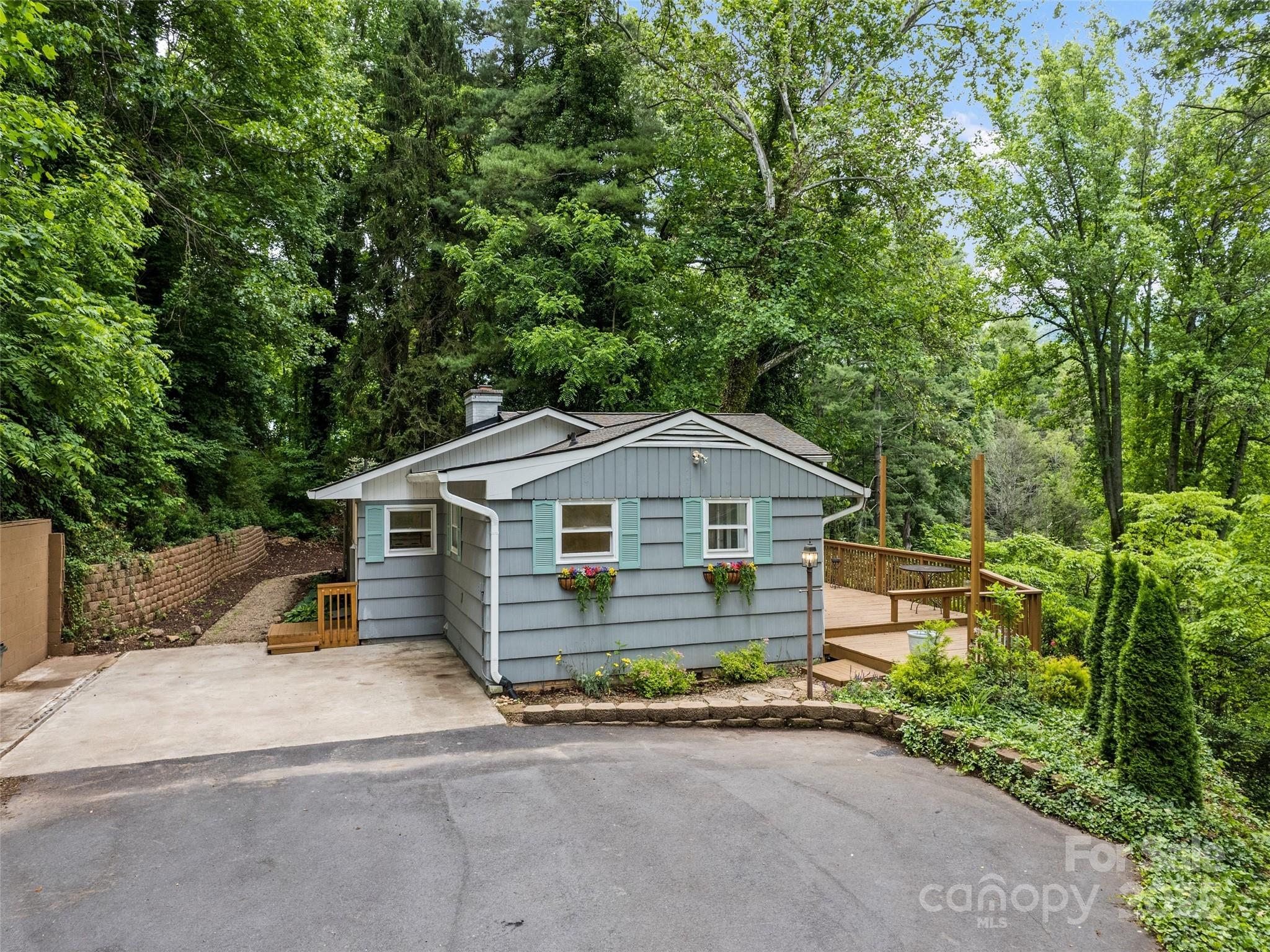 56 Lenoir Circle