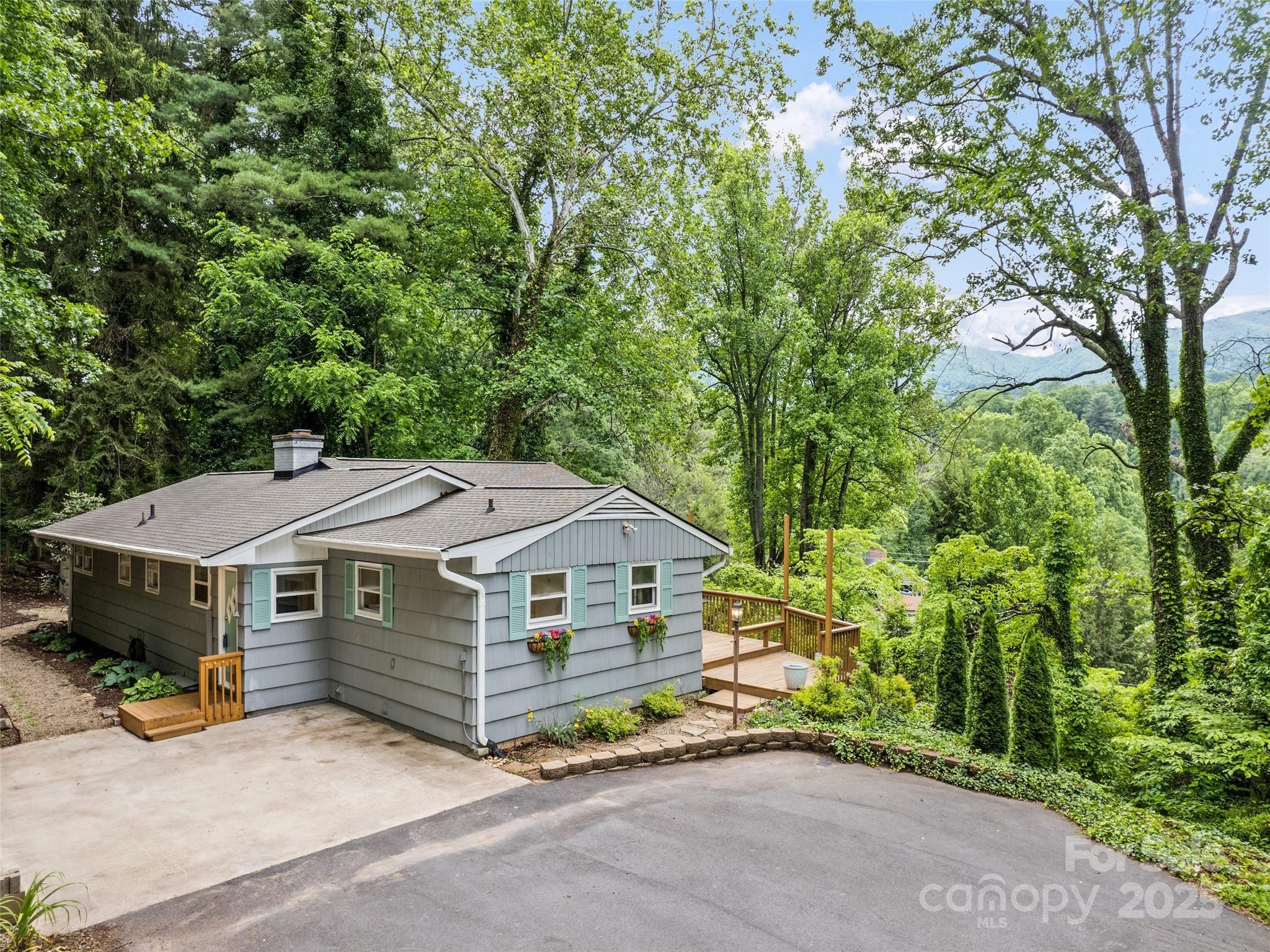 56 Lenoir Circle