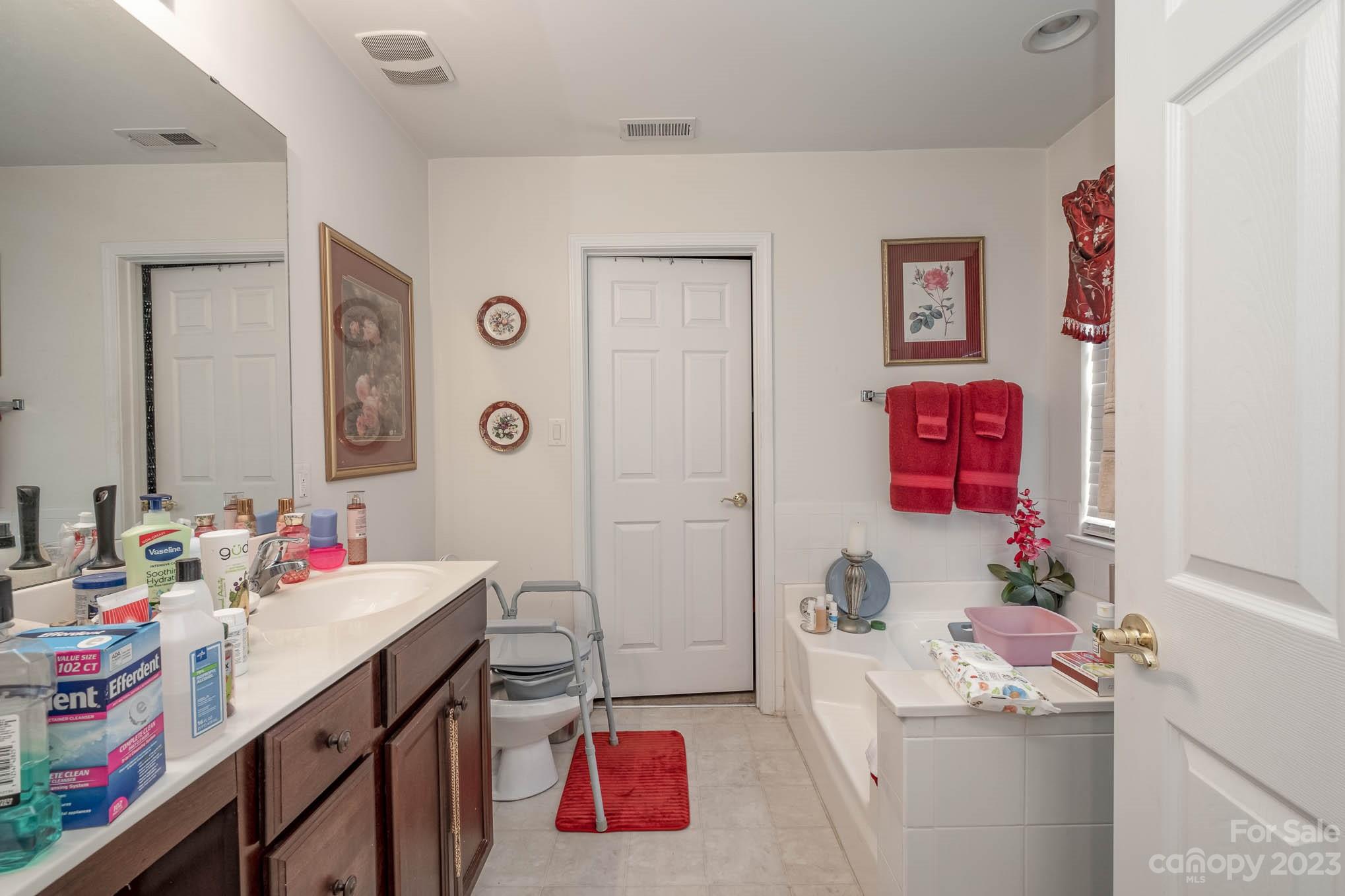 Villas of Sun Valley - Residential