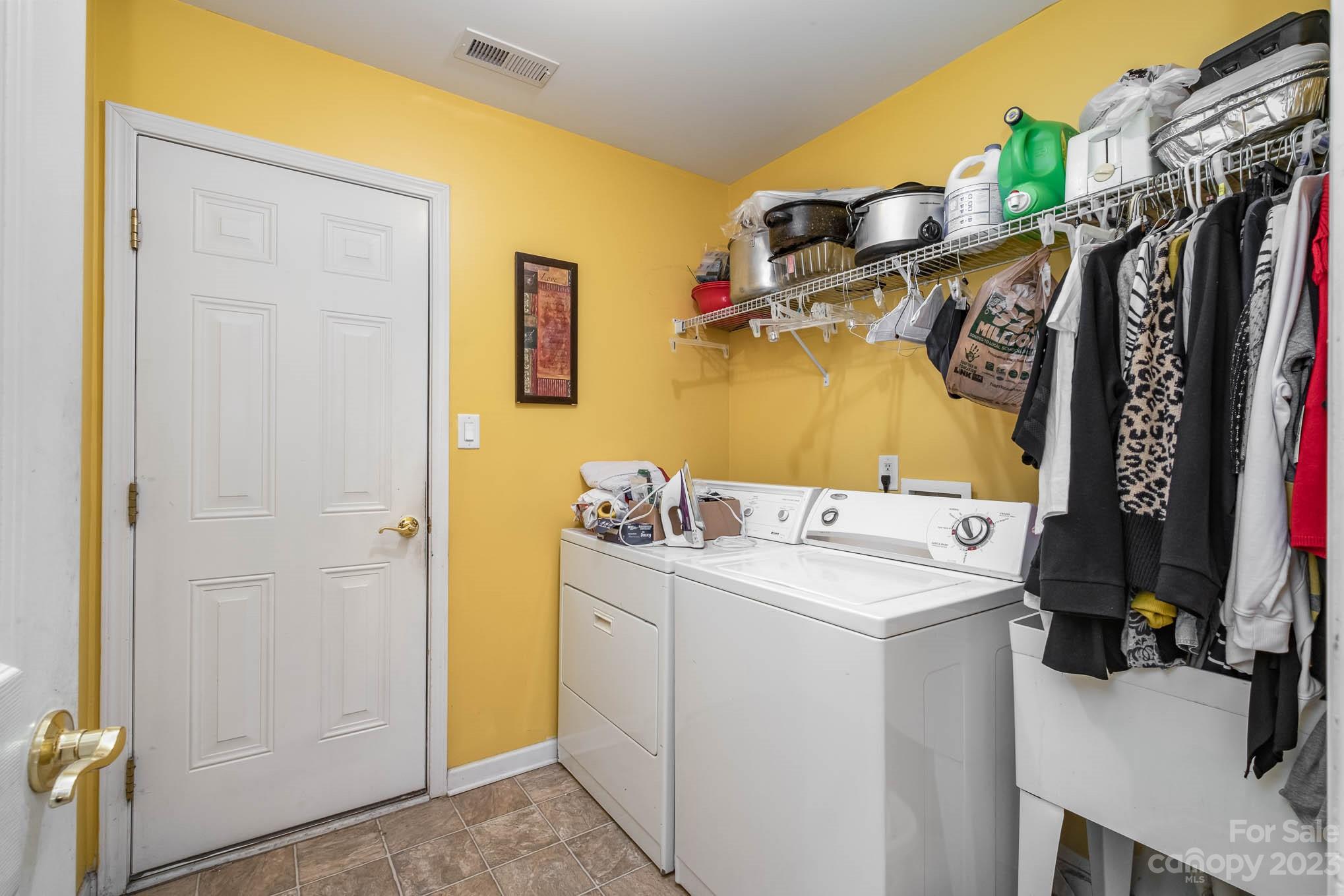 Villas of Sun Valley - Residential