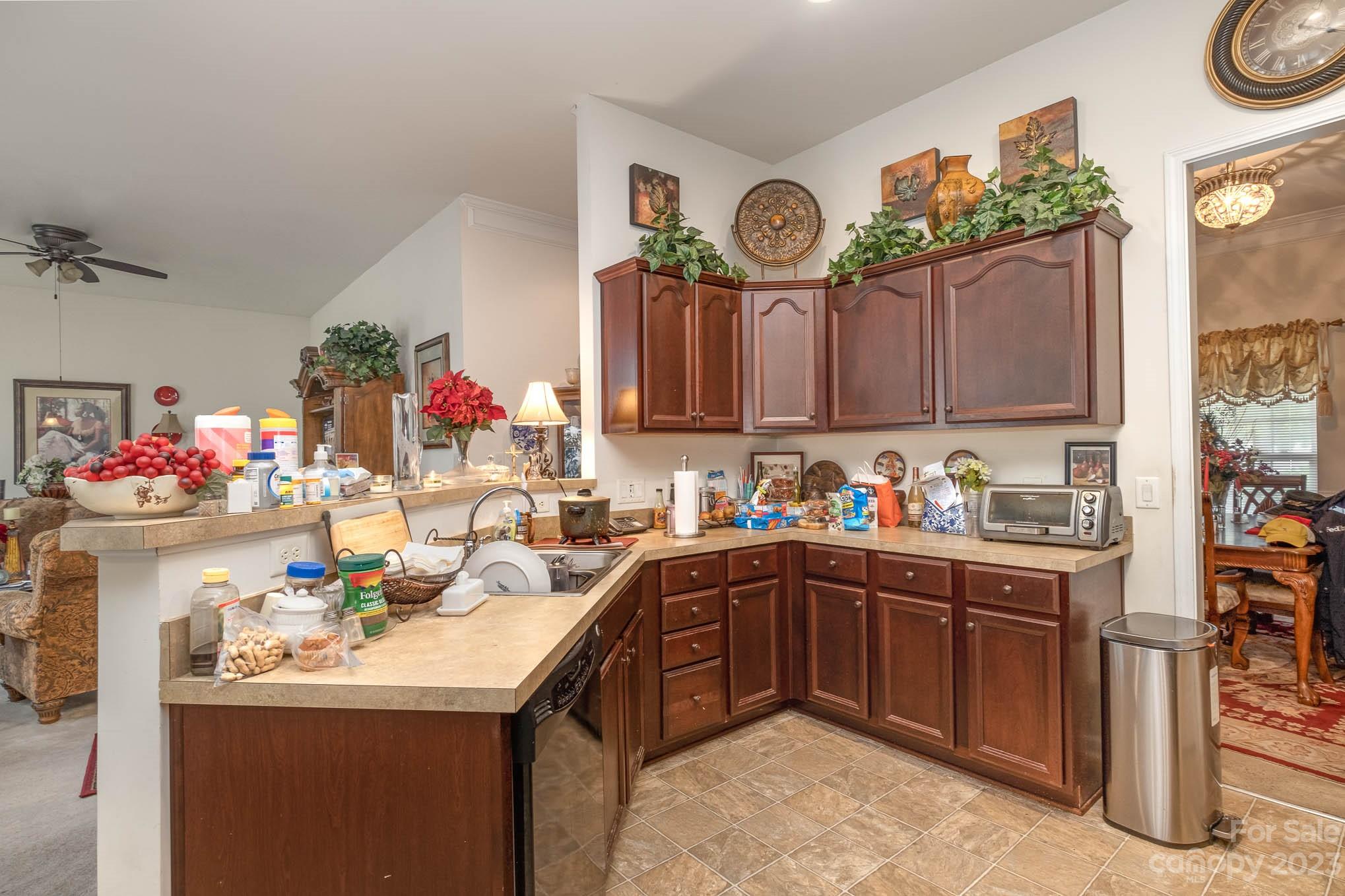 Villas of Sun Valley - Residential