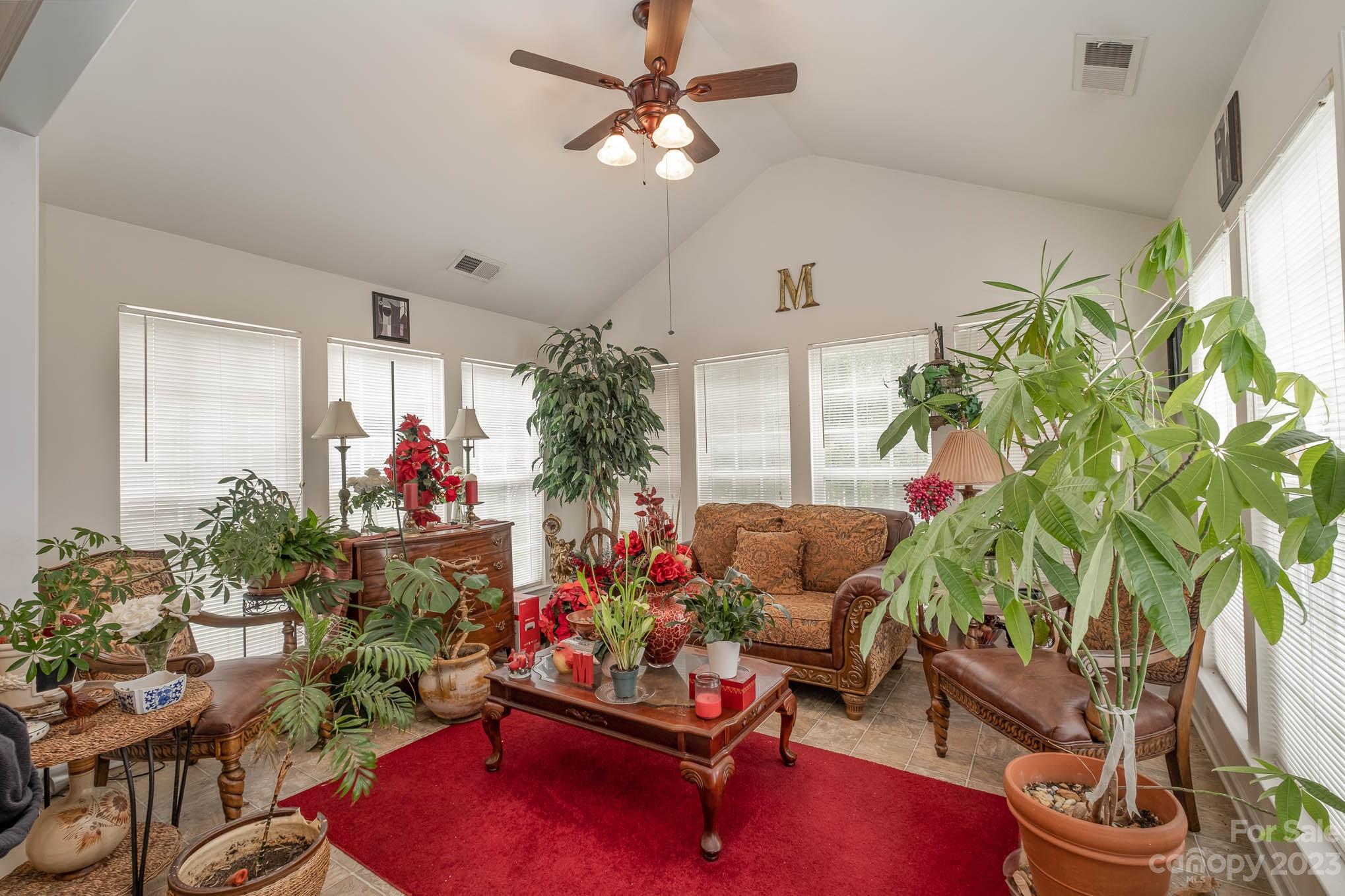 Villas of Sun Valley - Residential