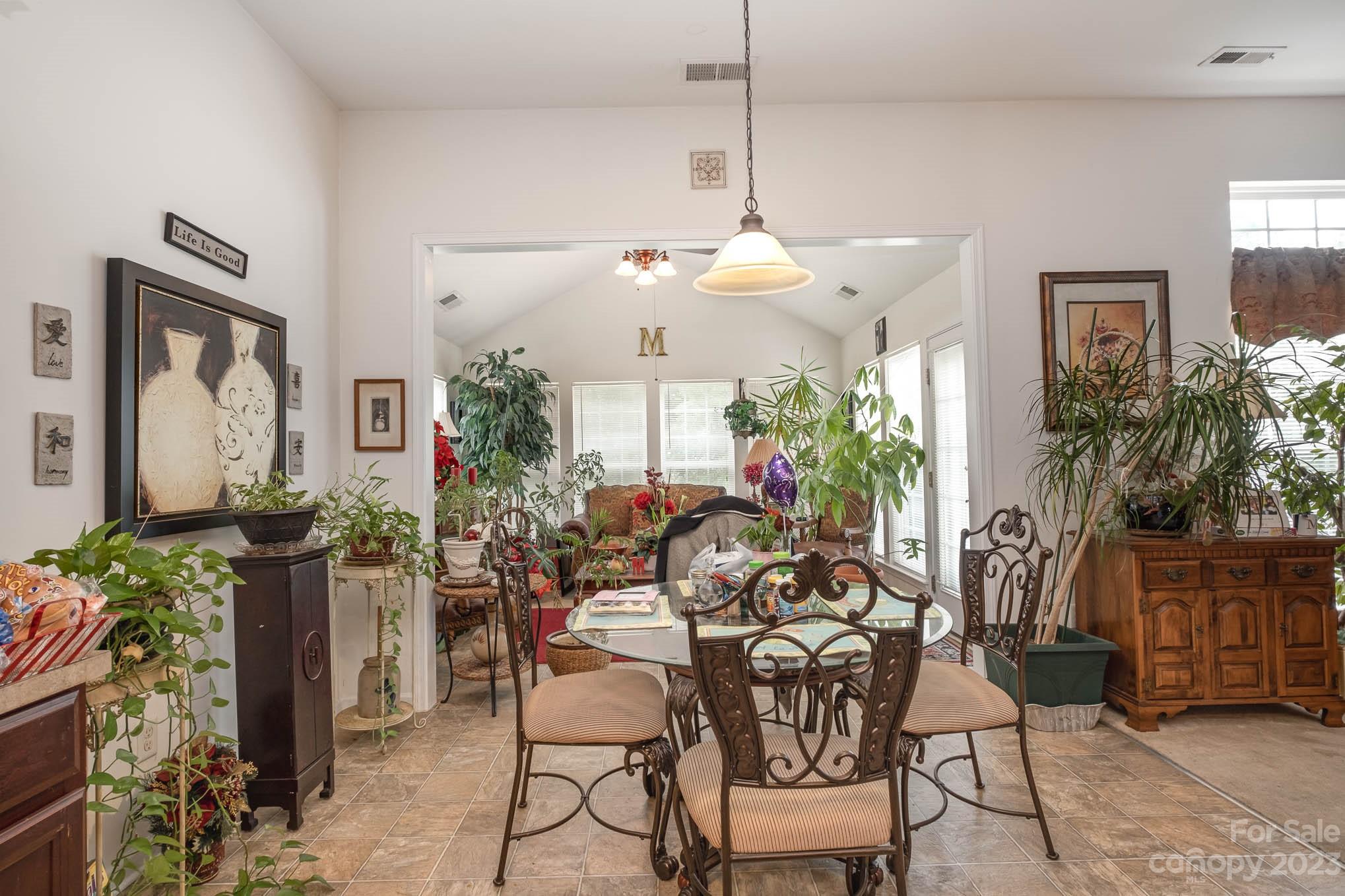 Villas of Sun Valley - Residential