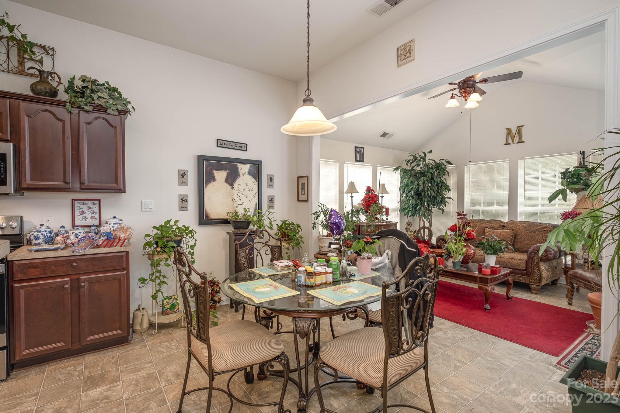 Villas of Sun Valley - Residential