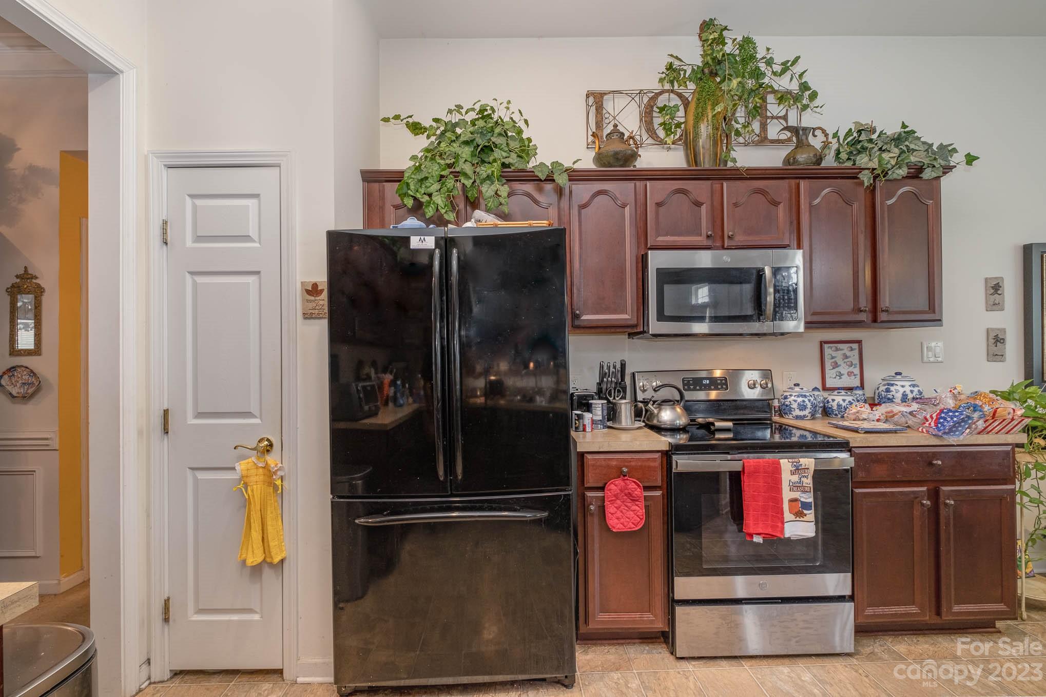 Villas of Sun Valley - Residential