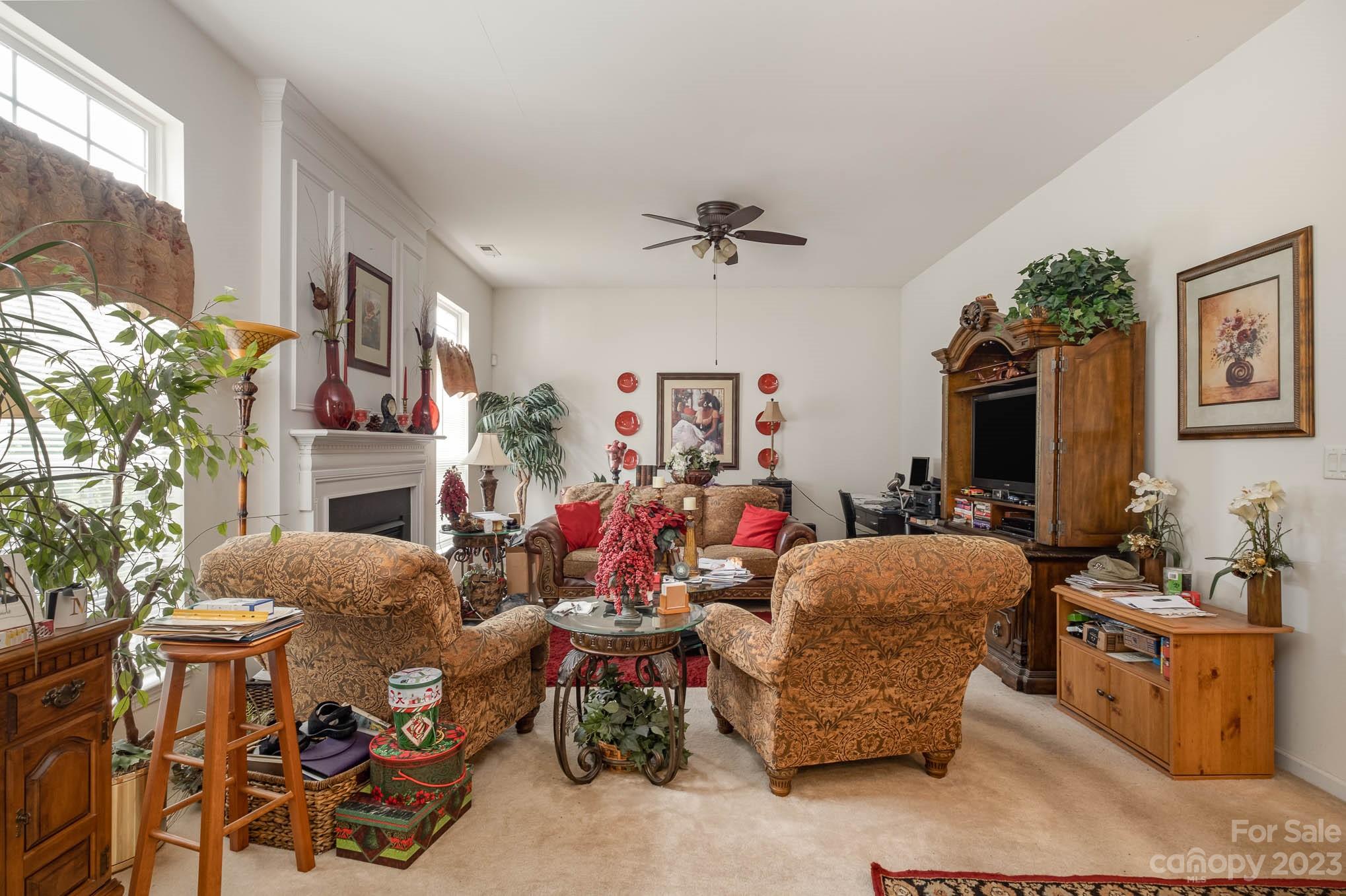 Villas of Sun Valley - Residential