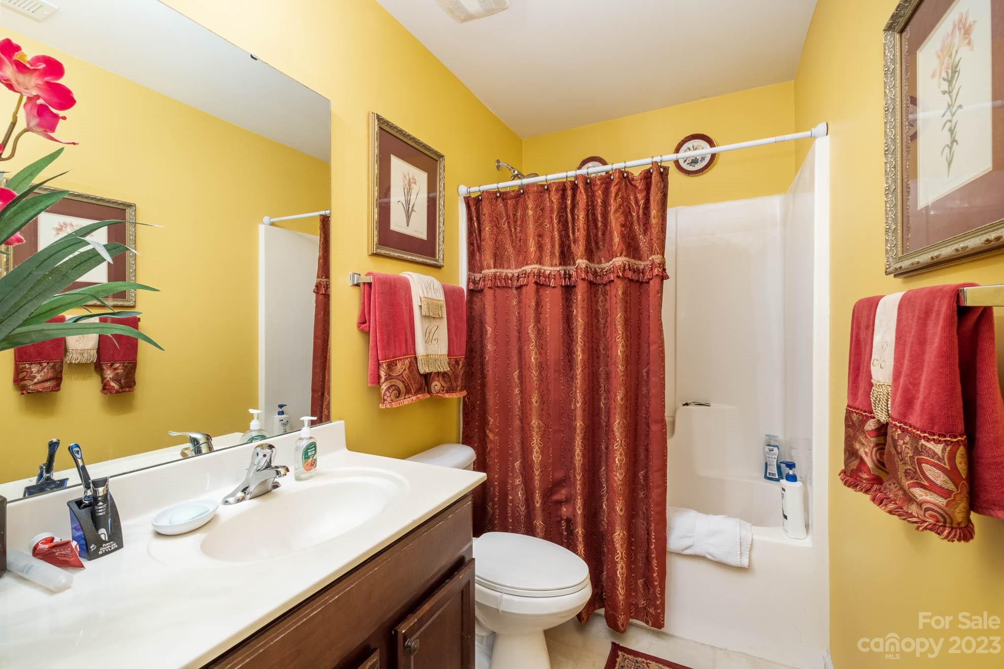 Villas of Sun Valley - Residential