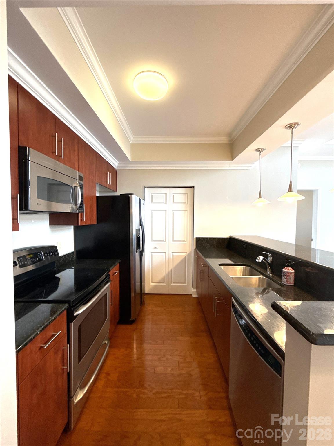 300 W 5th Street 706