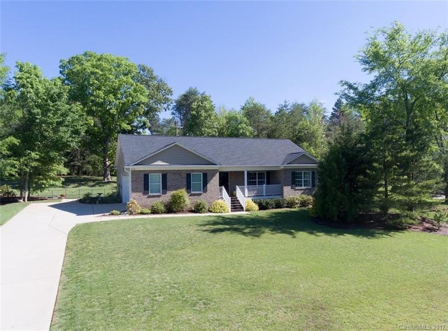 Home sweet home!  Traditional ranch, 3 bedrooms, 2 bathrooms split plan. Over 1600 square feet on an acre of land! Gorgeous kitchen with granite, stunning solid Brazilian Koa Hardwoods spanning across the main living areas!  New Carpet 04/2017! Full irrigation, fencing, upgraded light fixtures! Move in ready!  Don’t miss out!