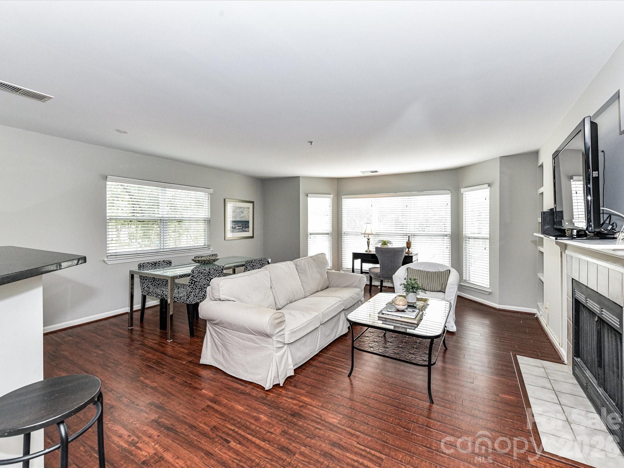 509 N Graham Street 2L