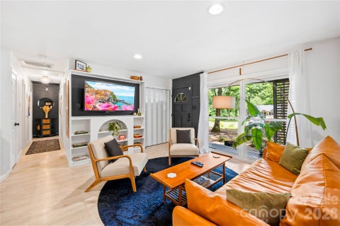 Photo of 4508 Ivanhoe Place, Charlotte, NC 28205 (MLS # 4405275)