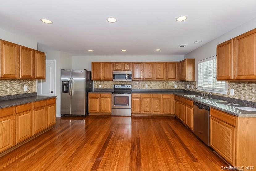 Hamilton Lakes - Residential Lease