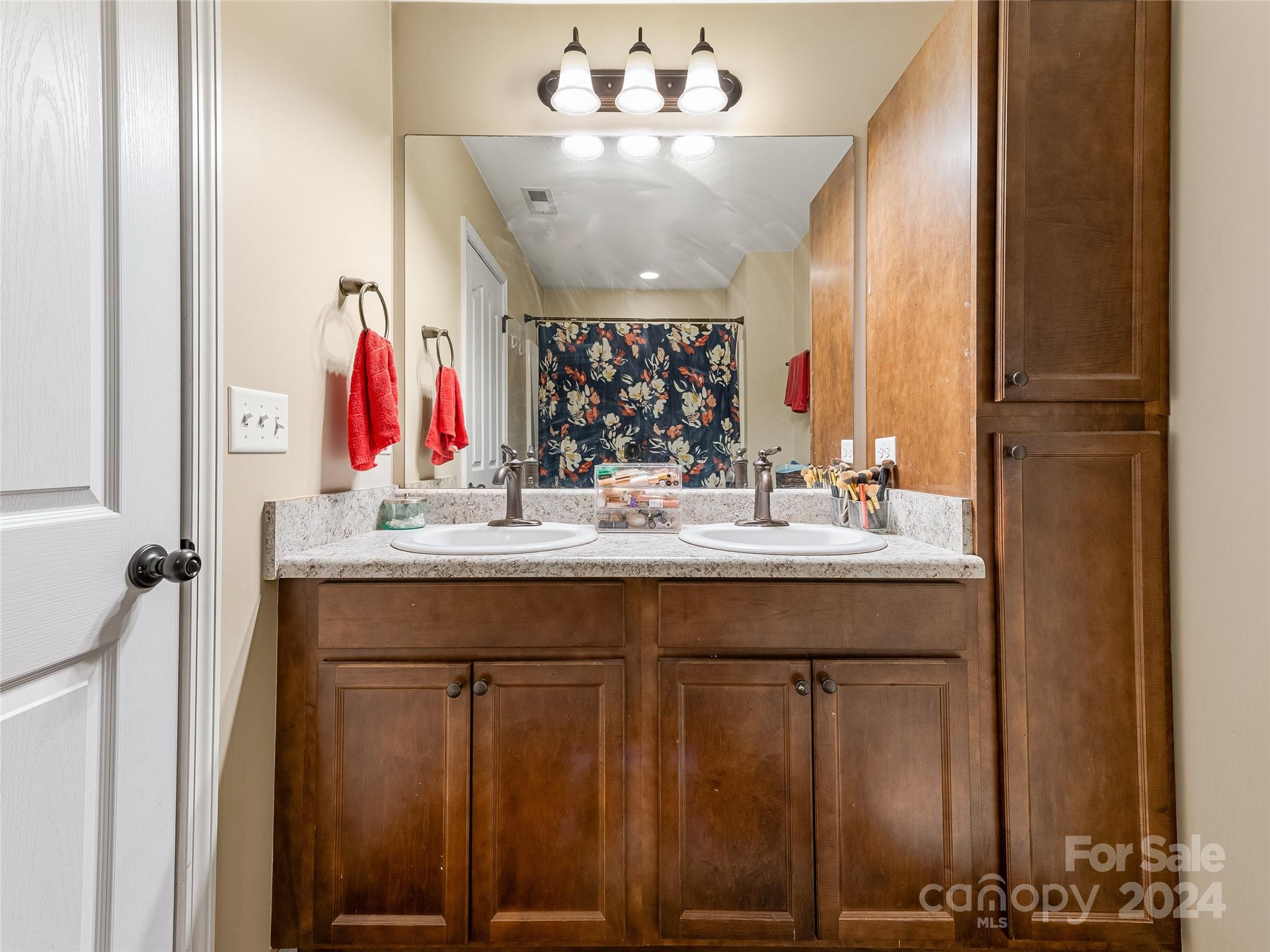 Creekside Village - Residential