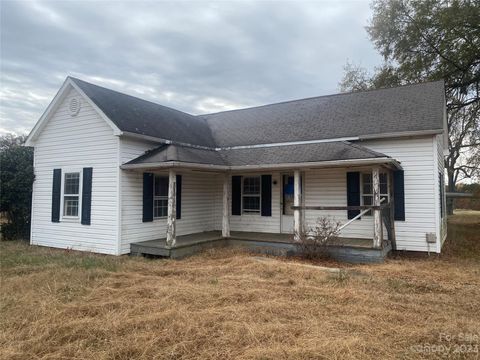 Single Family Residence in Vale NC 6805 Holly Hawk Court.jpg