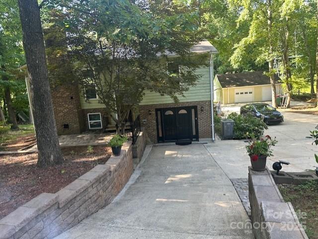 3211 Winding Trail
