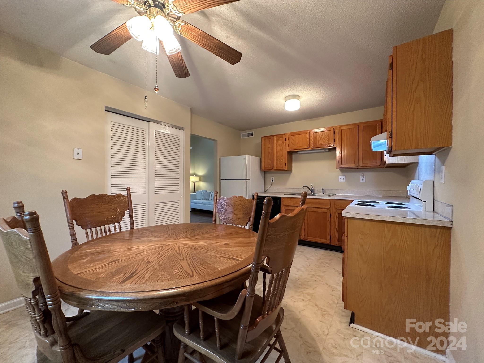 Hunters Chase - Residential