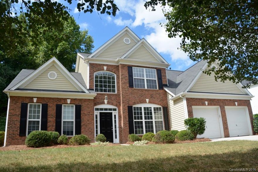 Hard to find spacious, like new, MASTER on MAIN home in McCarron. This private, customized, move-in ready home is loaded w/upgrades. Granite in kitchen w/all new stainless appliances. New acacia laminate on main, all new carpet up. Brand new designer paint + fixtures throughout. Luxurious master retreat w/separate garden tub/shower, dual HUGE walk-in closets + 2 separate vanities w/granite. Open, spacious floorplan w/many vaulted ceilings + an abundance of natural sunlight. Immaculate condition!
