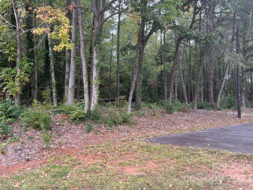 Build your new dream home, on this almost level lot in established Forest Oaks. NO HOA. Conveniently located to shopping, restaurants and Hwy 16. 4 BR septic permit has been approved, Recent survey, 

Don't miss this great lot, it is level, and ready to go, in a great area, and great location. bring your own builder, or we can help you.