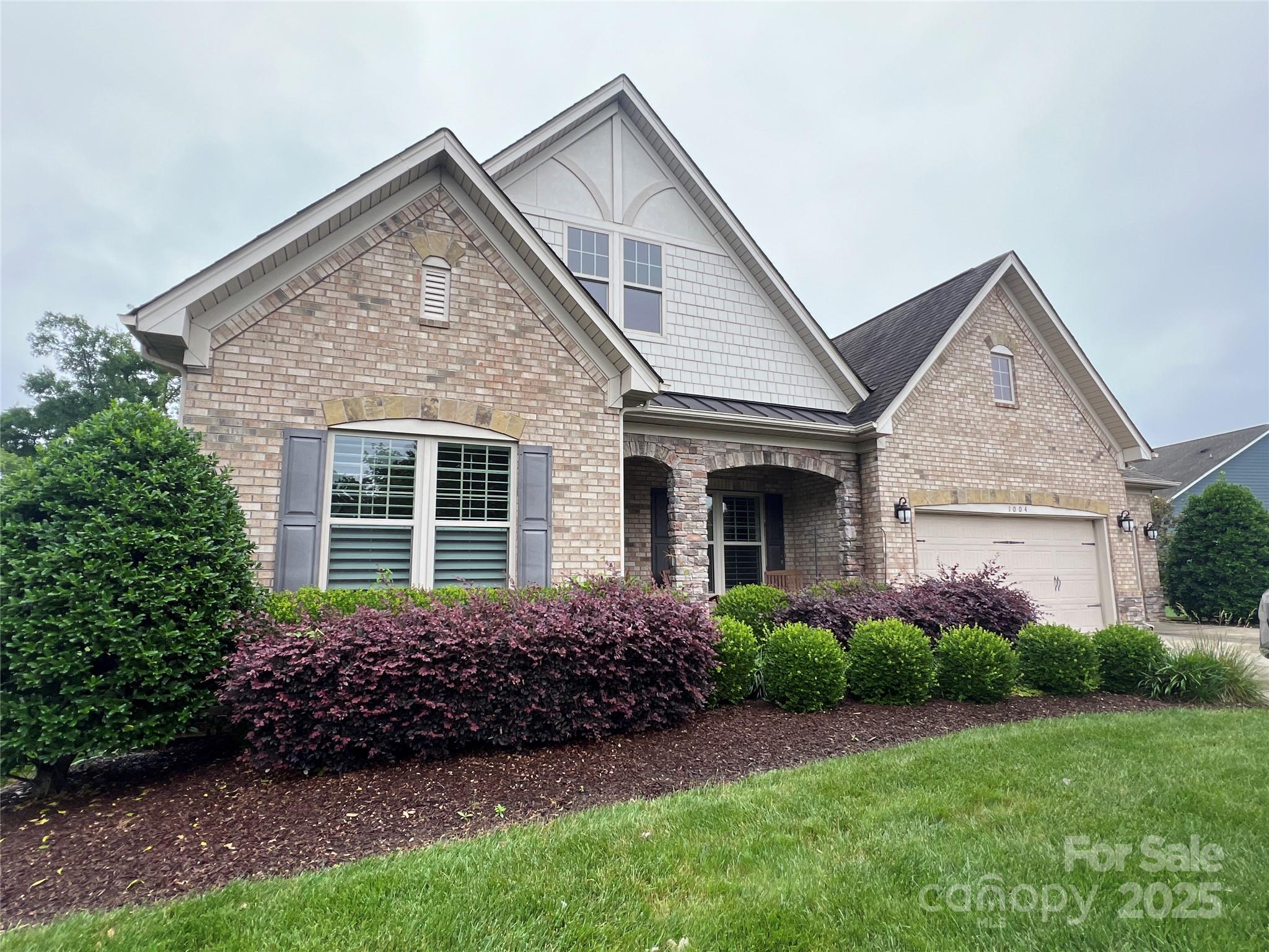 1004 Fairbanks Court