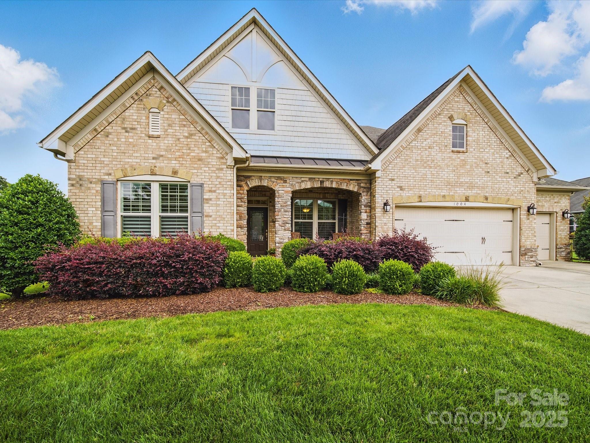 1004 Fairbanks Court