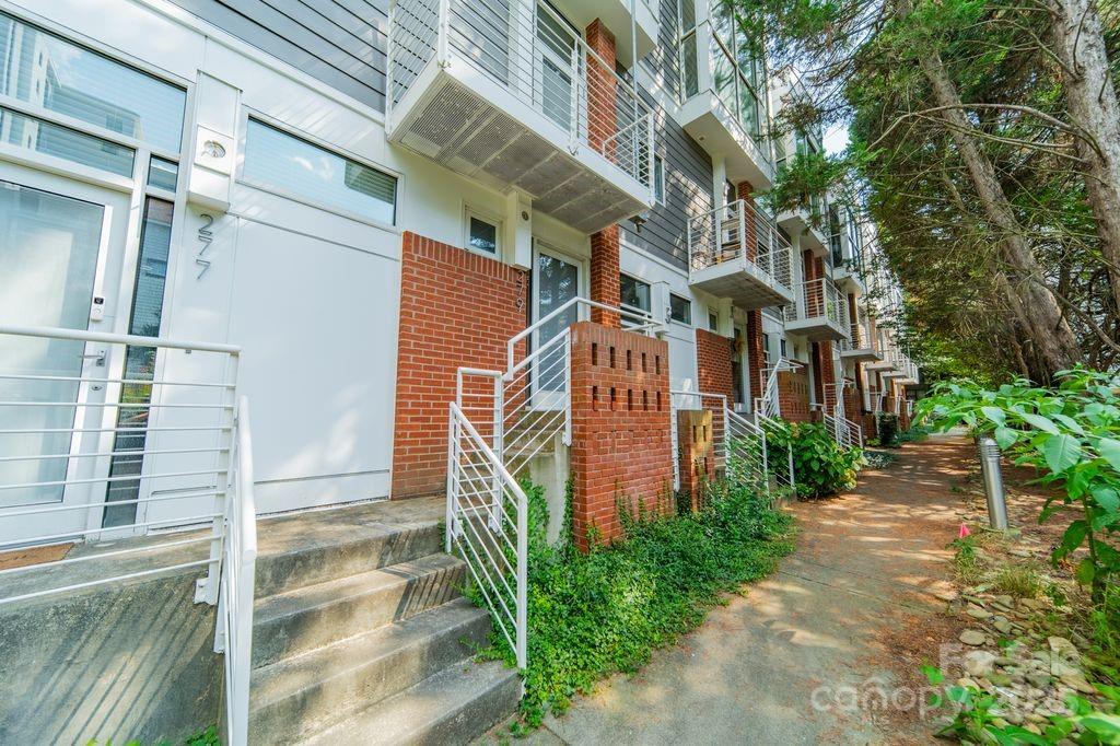 279 Mcdonald Avenue